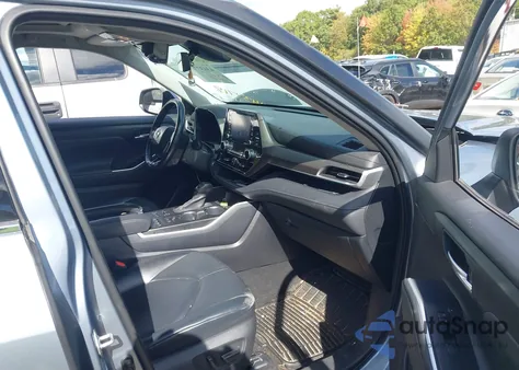 2020 Toyota Highlander Xle z USA, uszkodzony, nr VIN 5TDGZRBH8LS010577